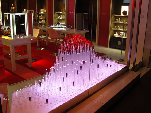 Présentoir bijouterie en Plexiglas® doré sur mesure
