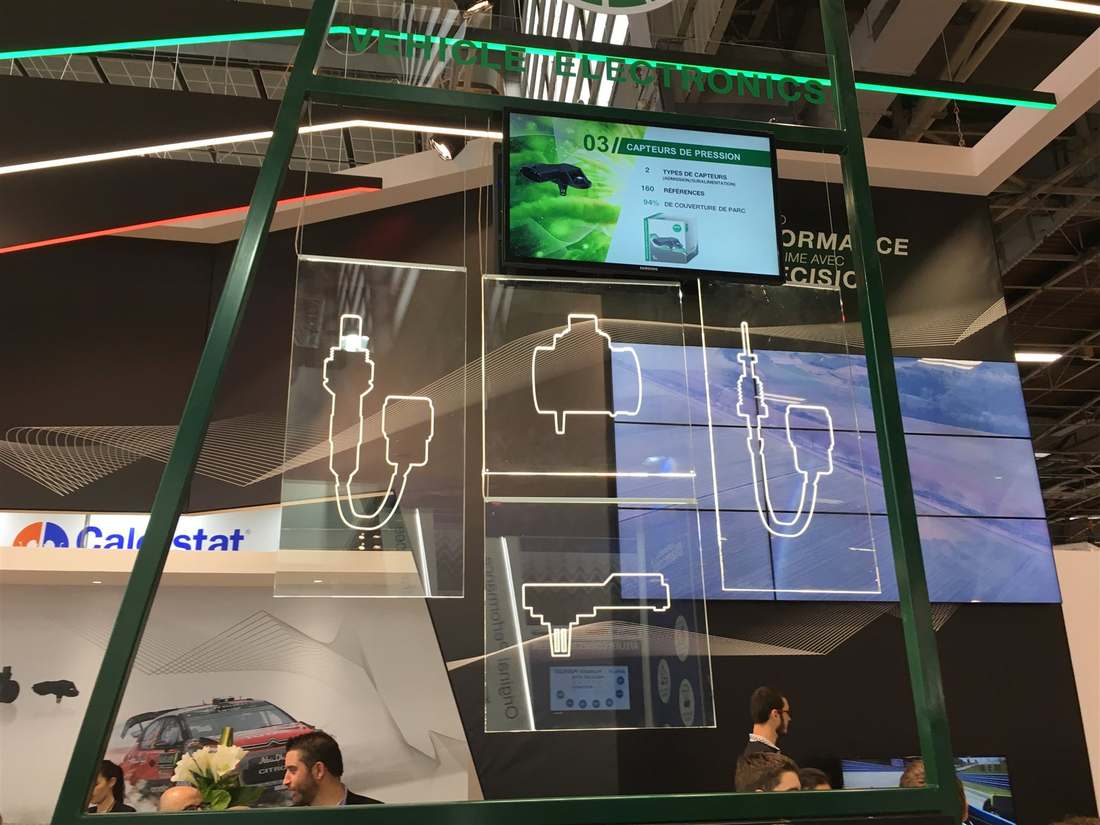 Événementiel plastique sur mesure 1 Stand d'exposition sur mesure pour salon professionnel en plastique