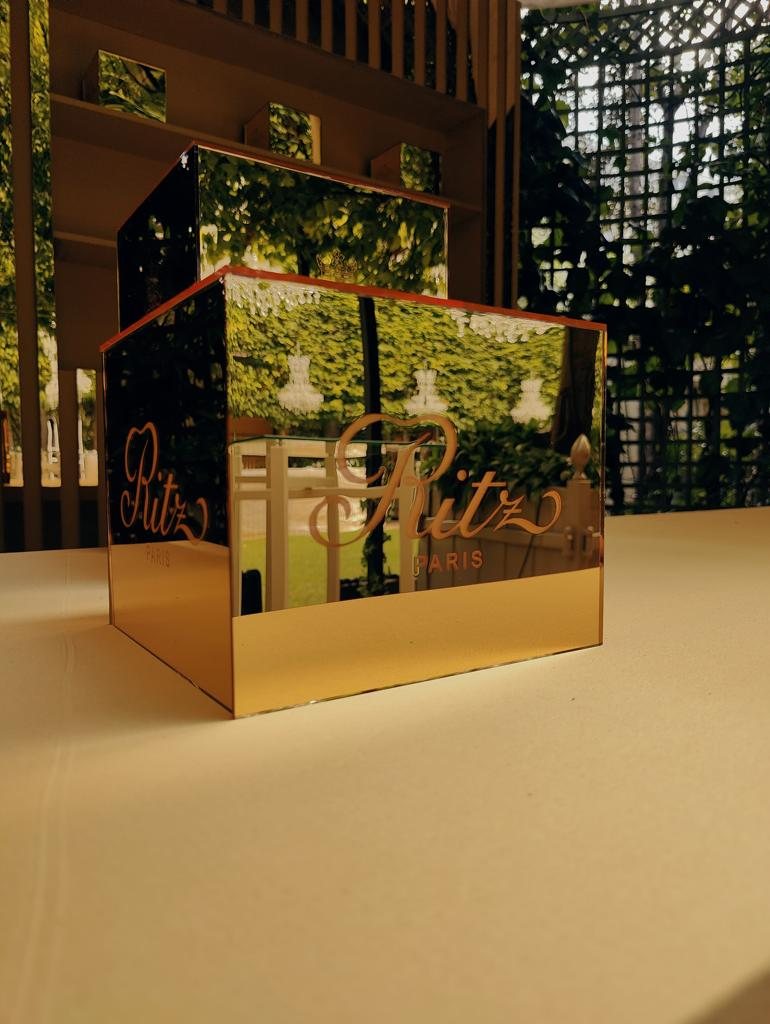 Événementiel plastique sur mesure 10 Structure dorée sur mesure pour l'hôtel Ritz Paris
